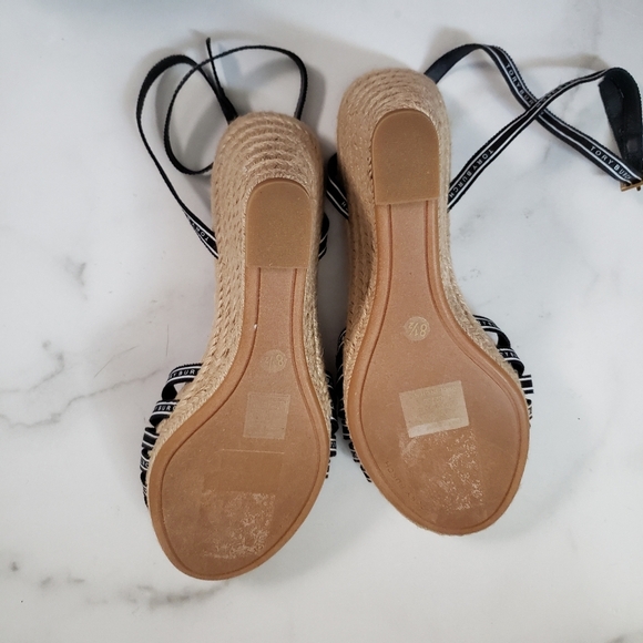 Tory Burch Ribbon Strappy Espadrille Wedge Sandals Pefect Navy Size 8.5 - Picture 5 of 7